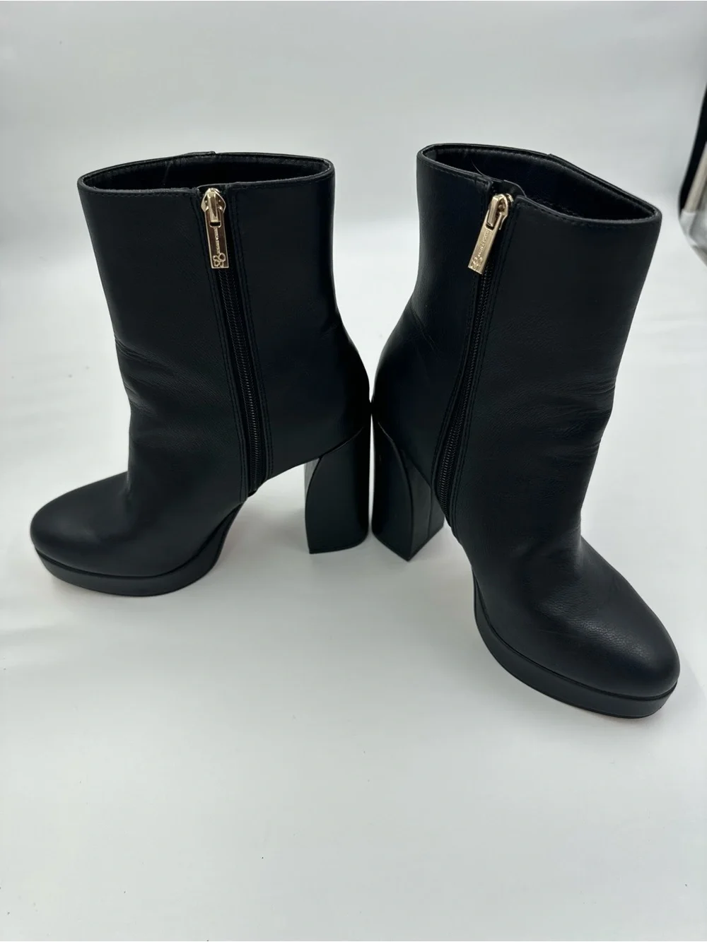 Jessica Simpson Women’s Black Leather Platform Ankle Boots with Gold Zipper - Picture 3 of 6